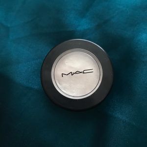 MAC shimmery Electric Cool Eyeshadow in “Iced”